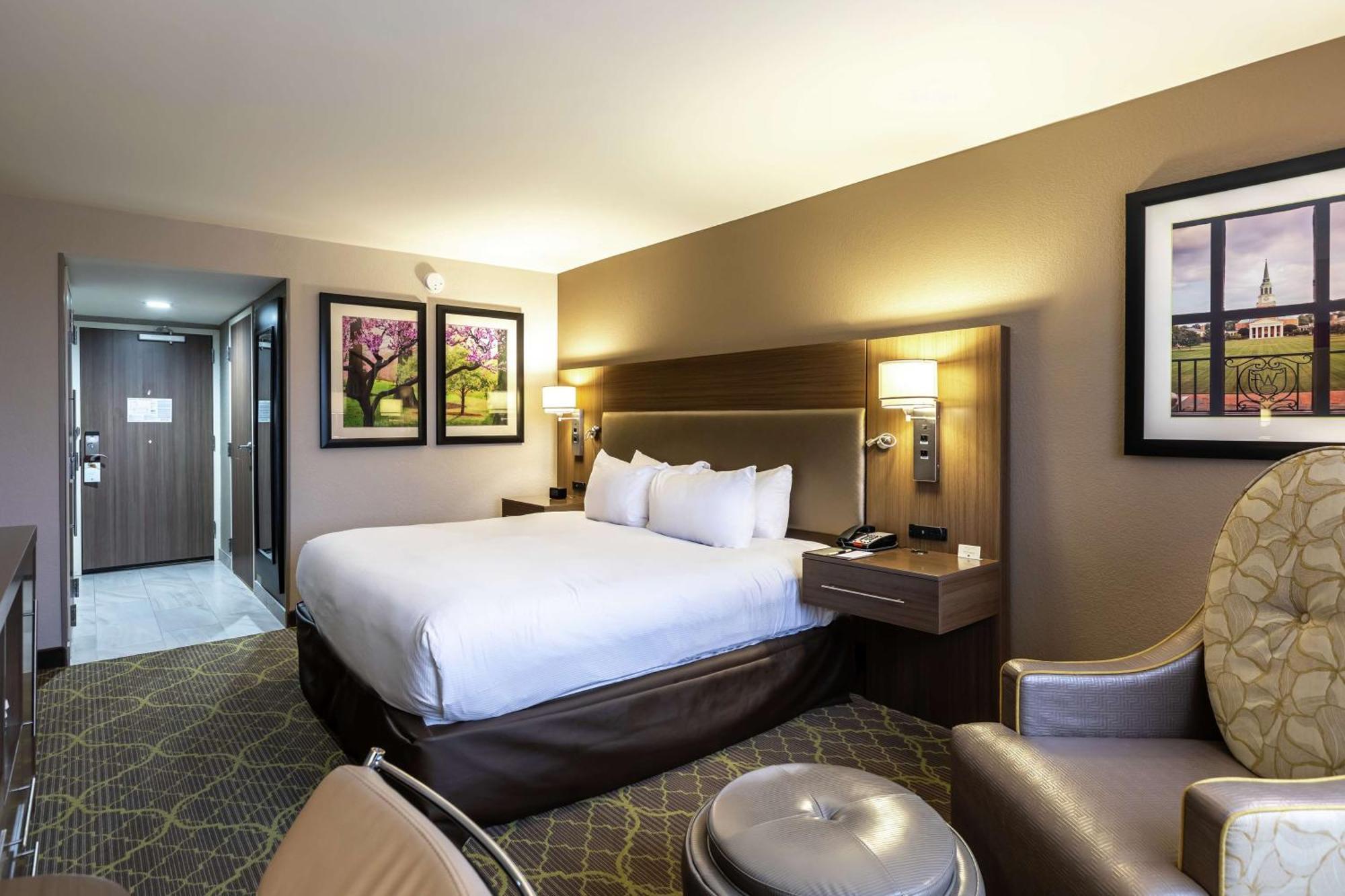 Doubletree By Hilton Winston Salem - University, Nc Exterior photo