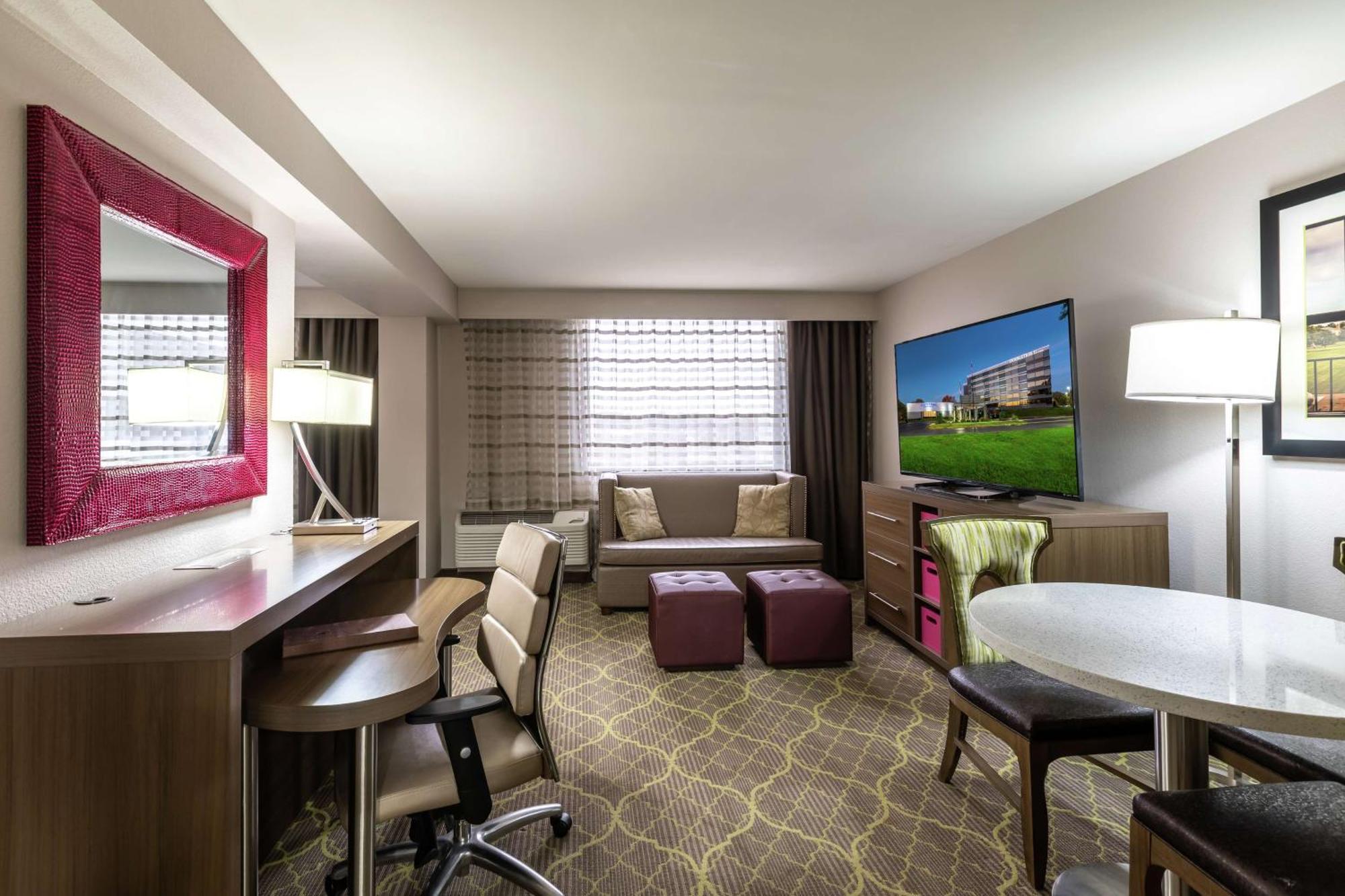 Doubletree By Hilton Winston Salem - University, Nc Exterior photo